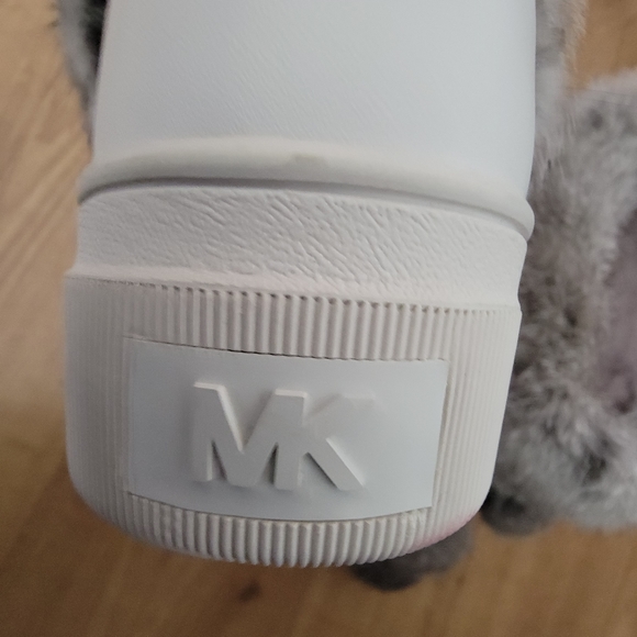 MICHAEL KORS 'NALA' SNOW BOOTS - Picture 12 of 14